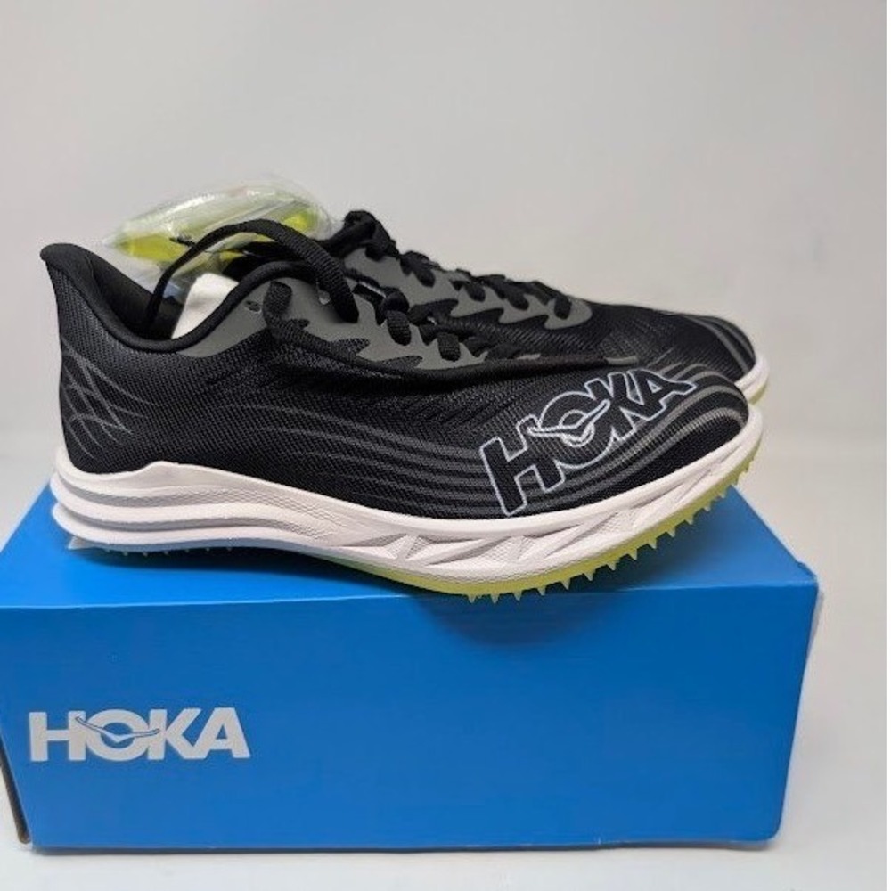 Hoka Crescendo MD 2 Black track shoes sz 4‎ Kids NWT